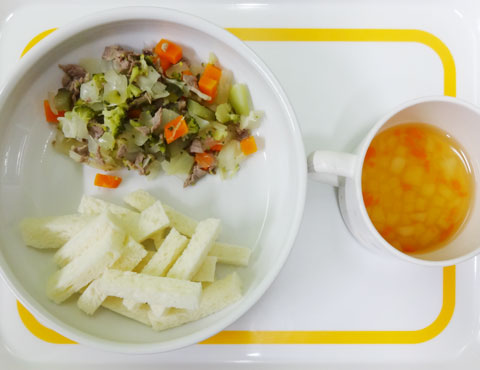 離乳食の一例(完了期食)